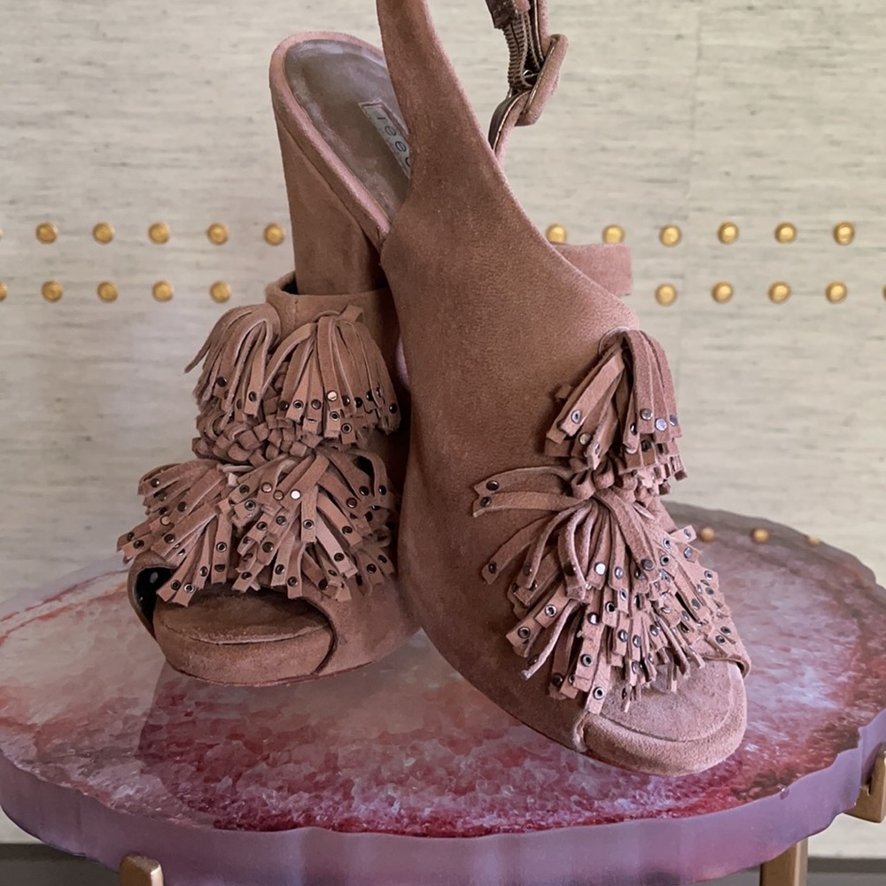 Women’s shoes